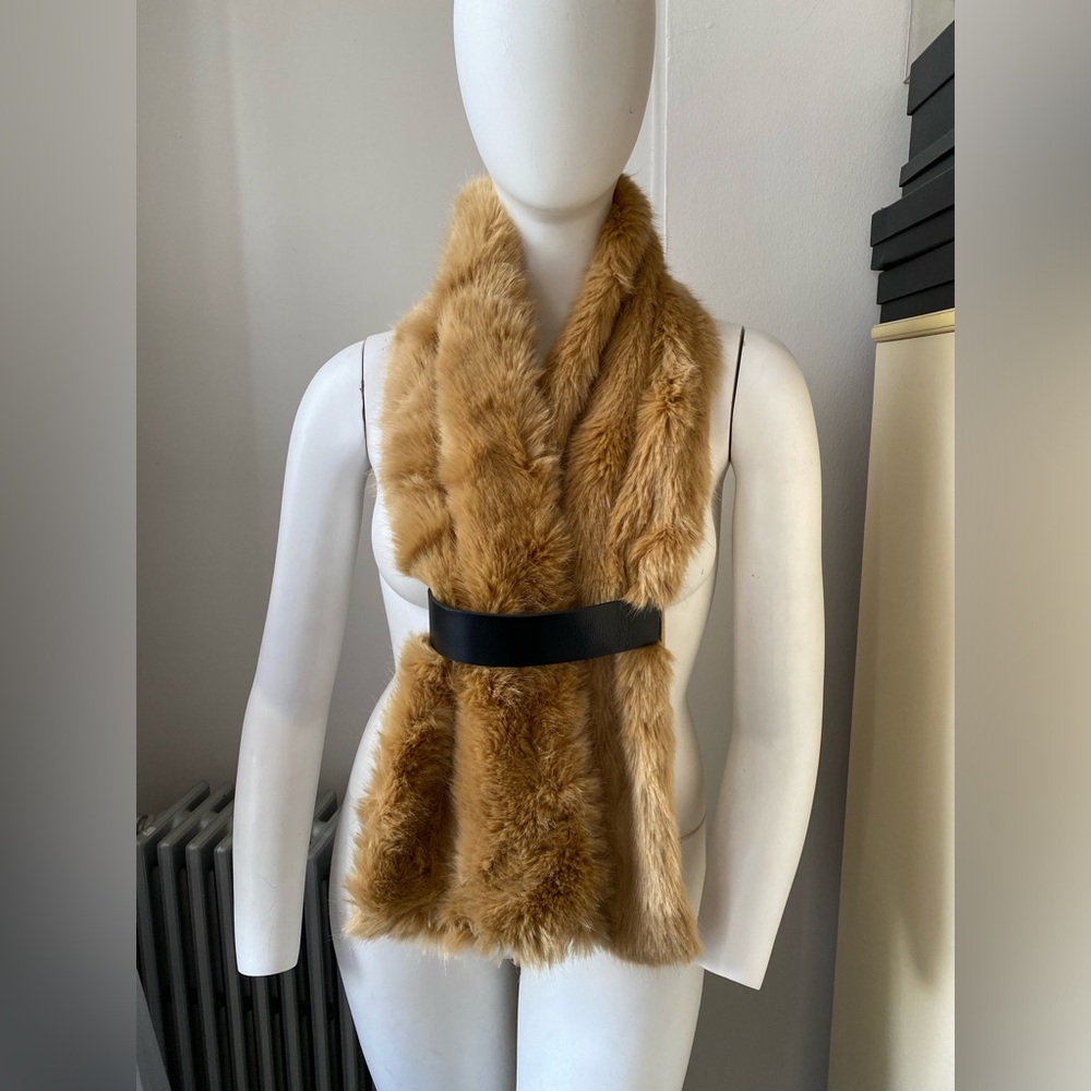 & OTHER STORIES FAUX FUR PULL THROUGH SCARF ETOLE VERY CHIC FAUX LEATHER